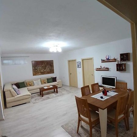 Eniguesthouse Gjirokastër 外观 照片