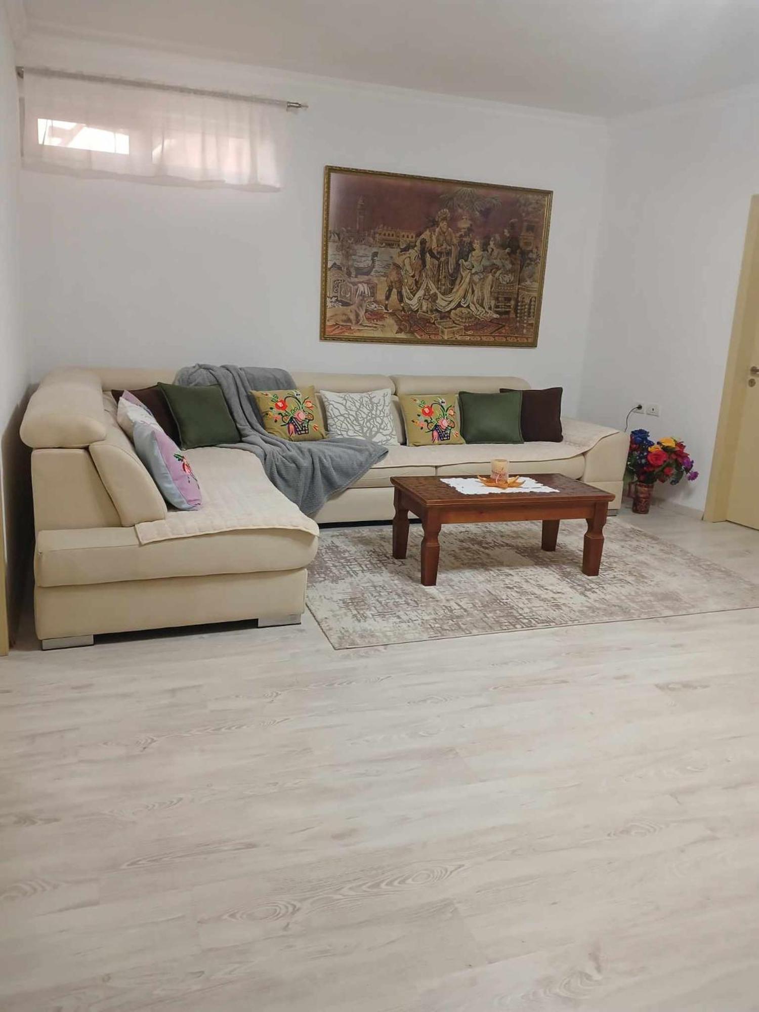 Eniguesthouse Gjirokastër 外观 照片