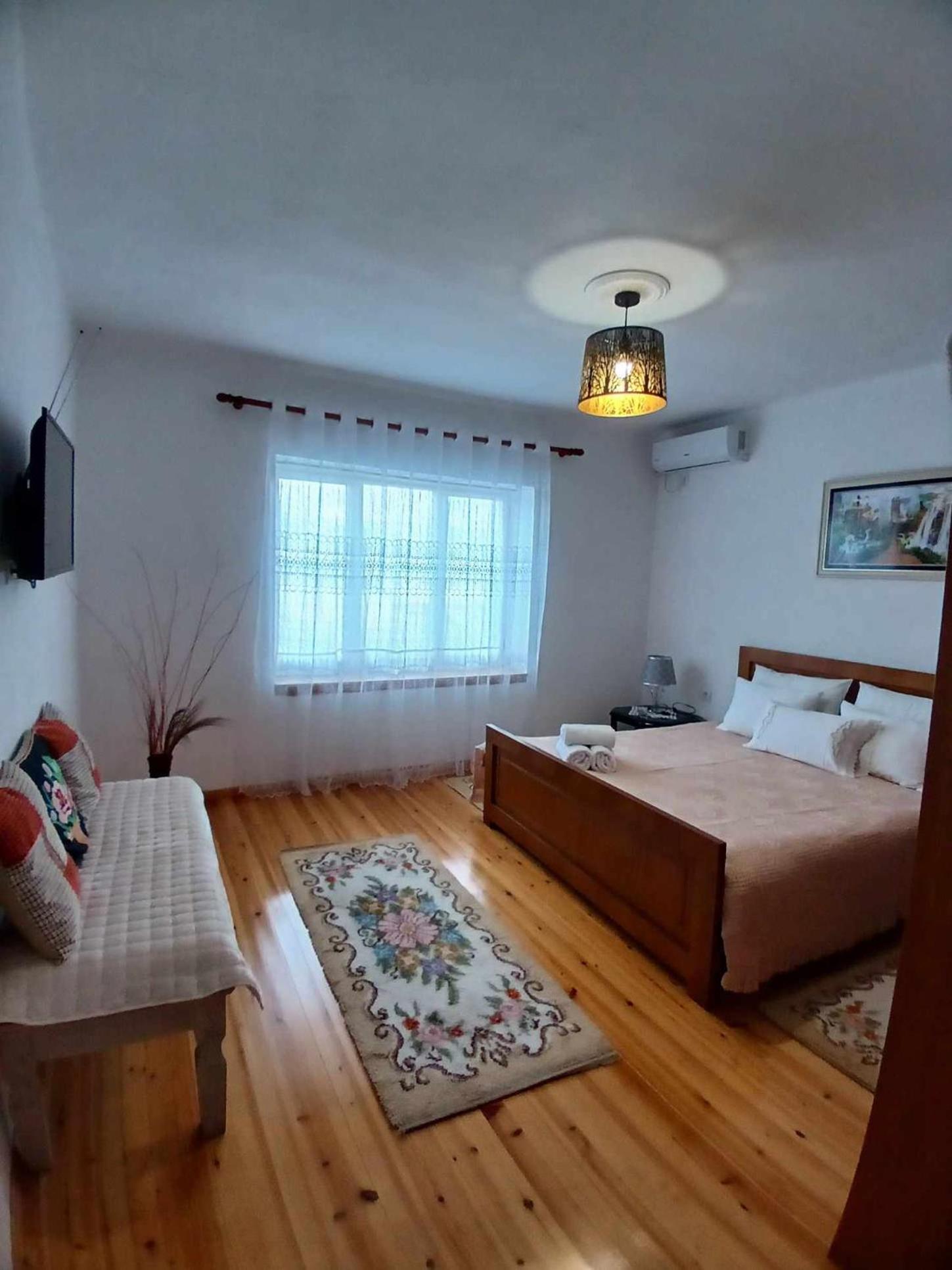 Eniguesthouse Gjirokastër 外观 照片