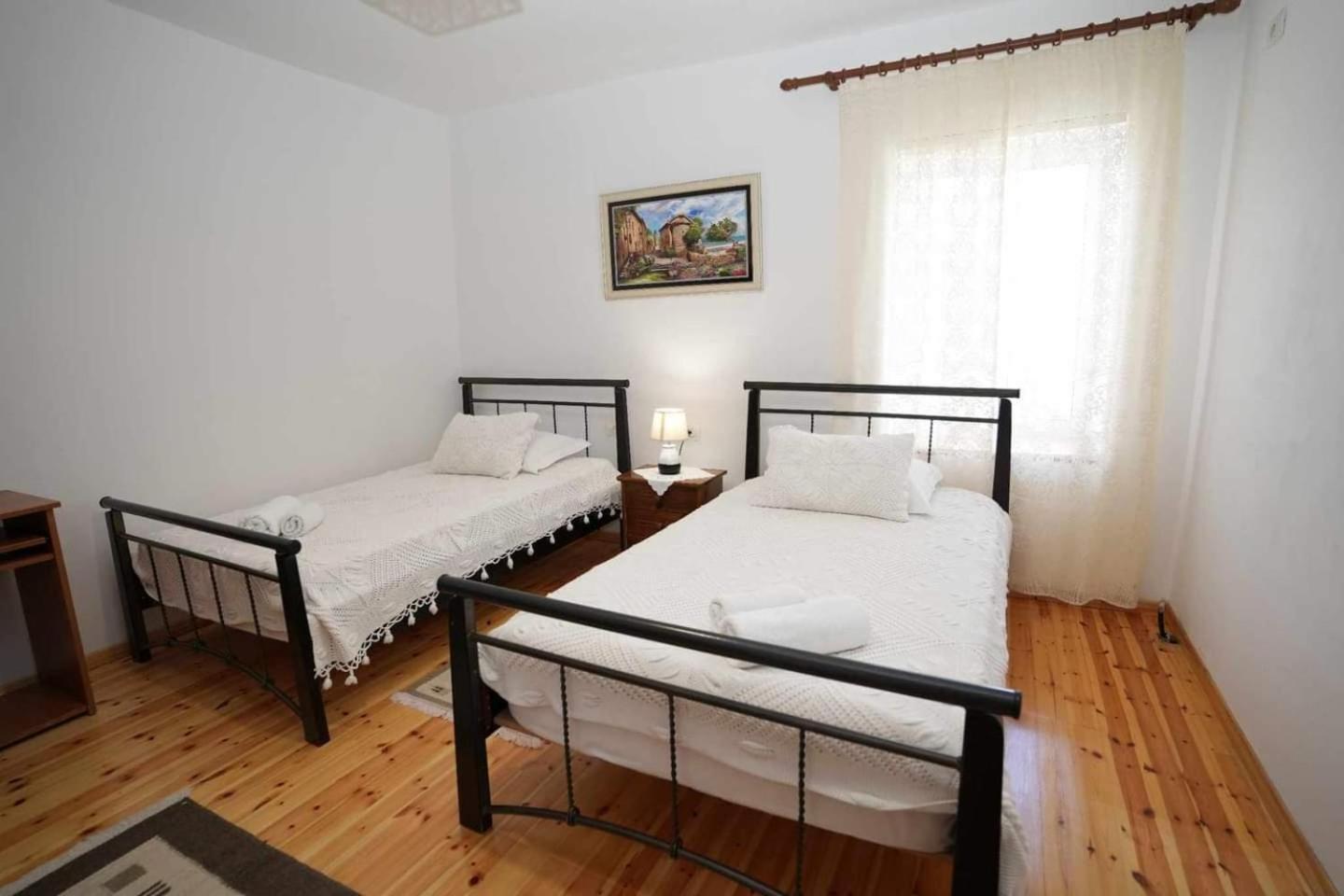 Eniguesthouse Gjirokastër 外观 照片