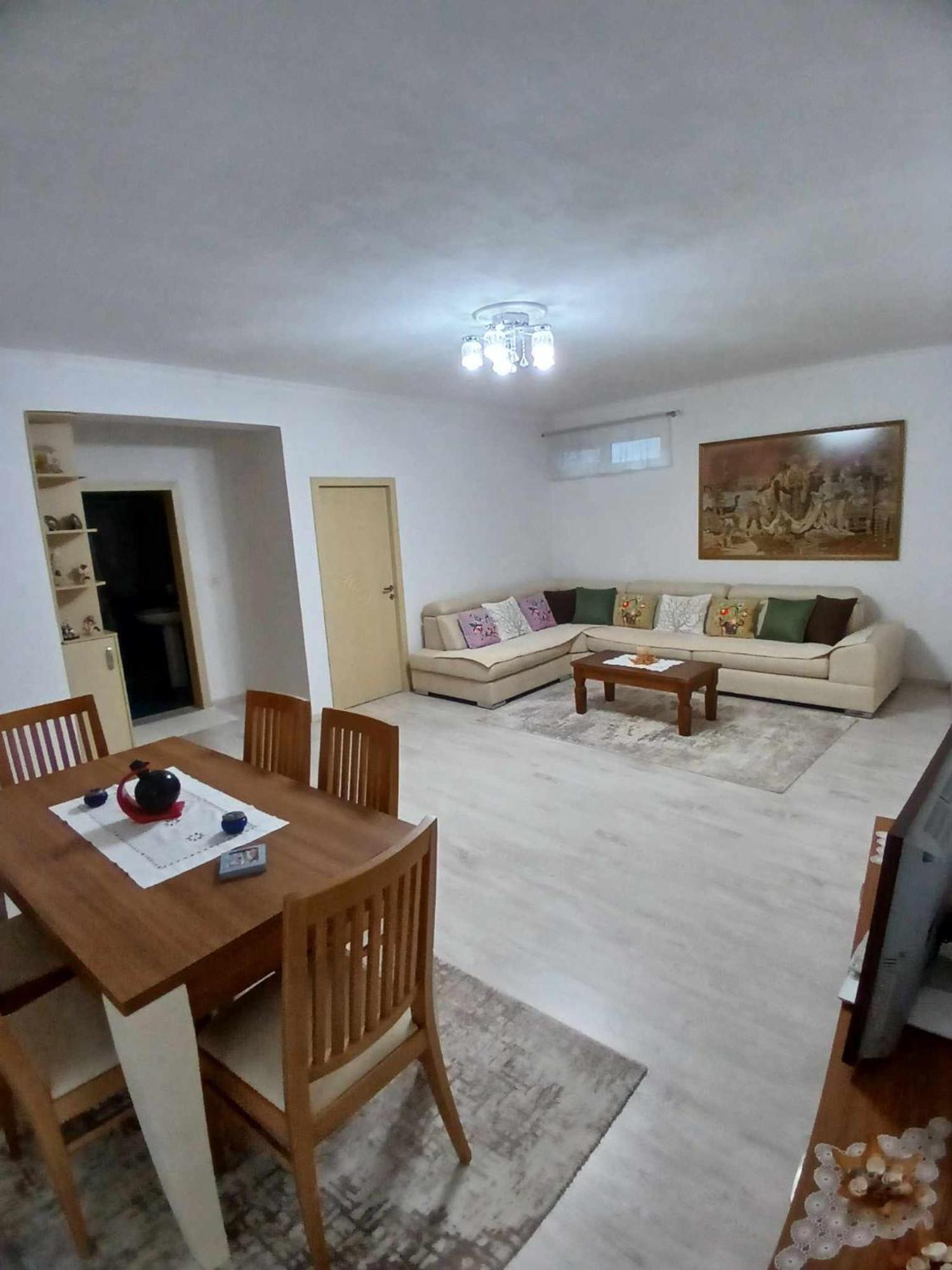Eniguesthouse Gjirokastër 外观 照片