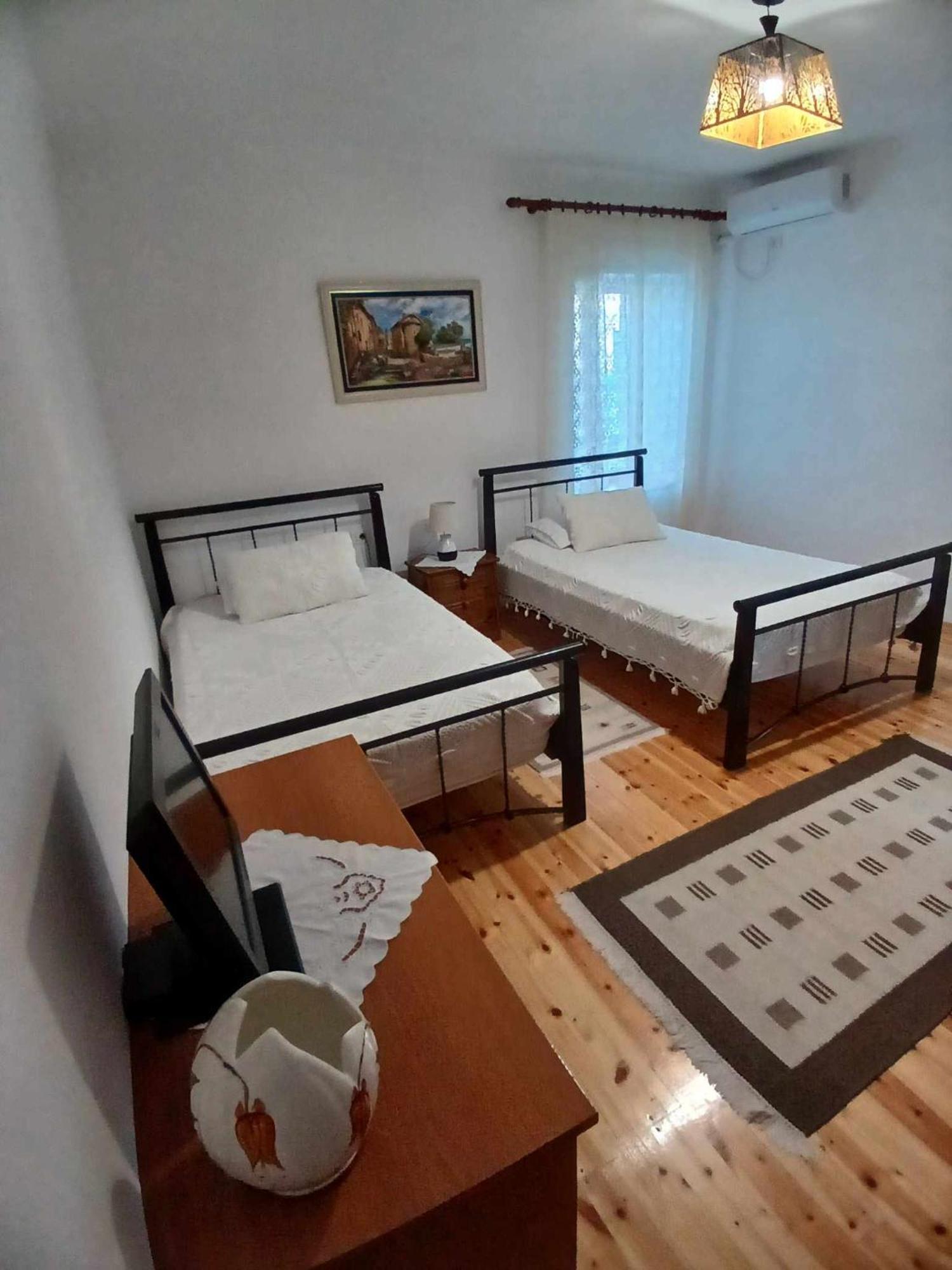Eniguesthouse Gjirokastër 外观 照片