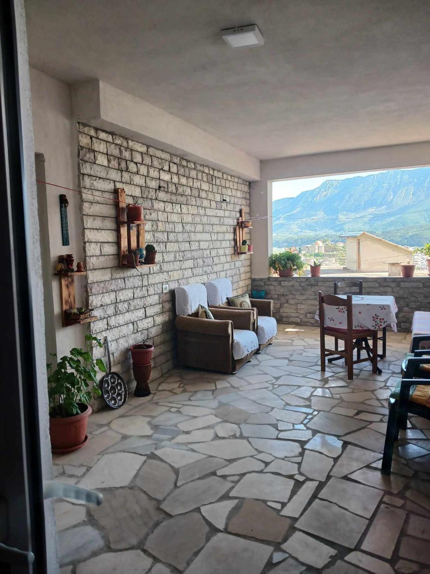 Eniguesthouse Gjirokastër 外观 照片