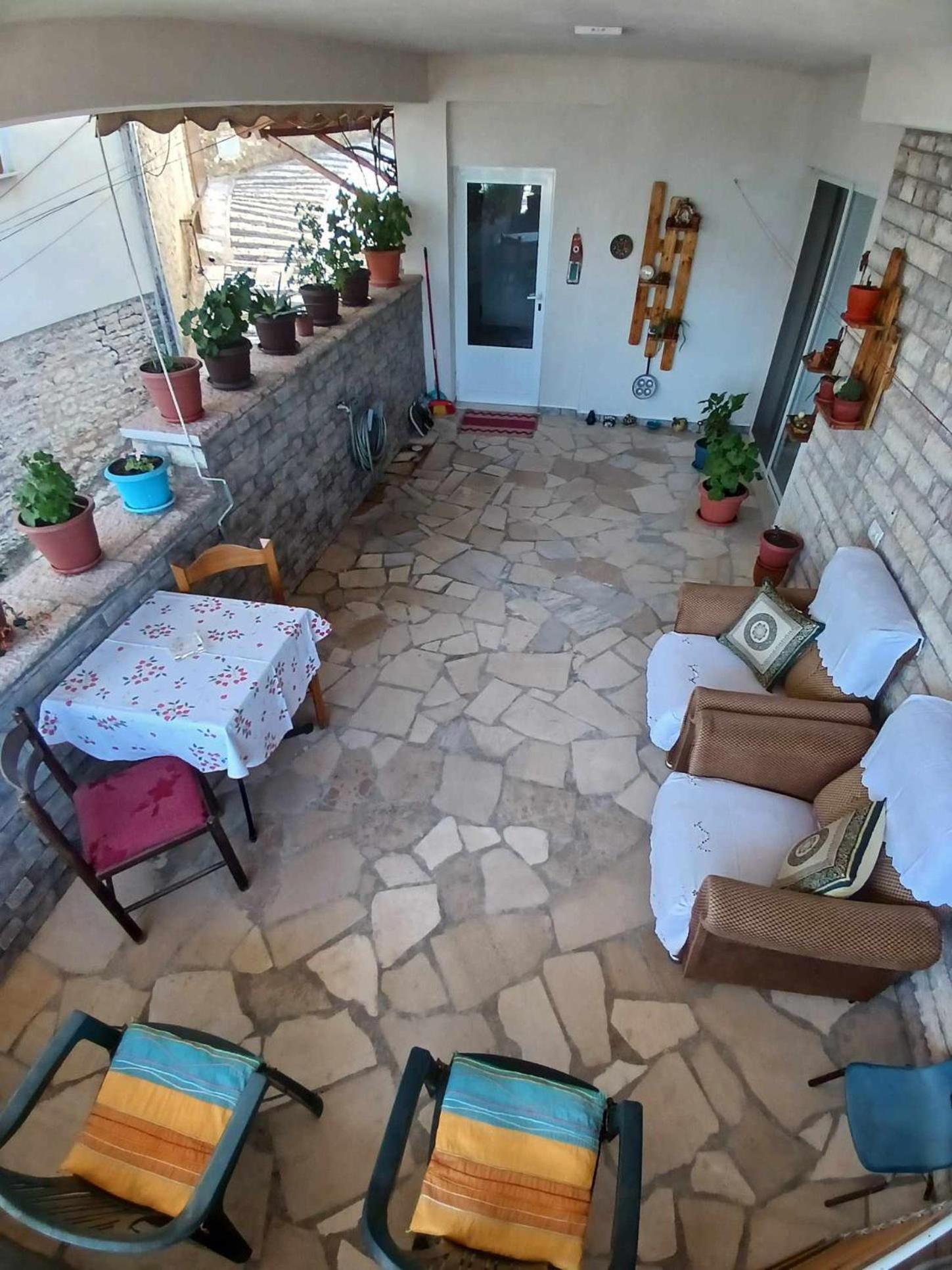 Eniguesthouse Gjirokastër 外观 照片