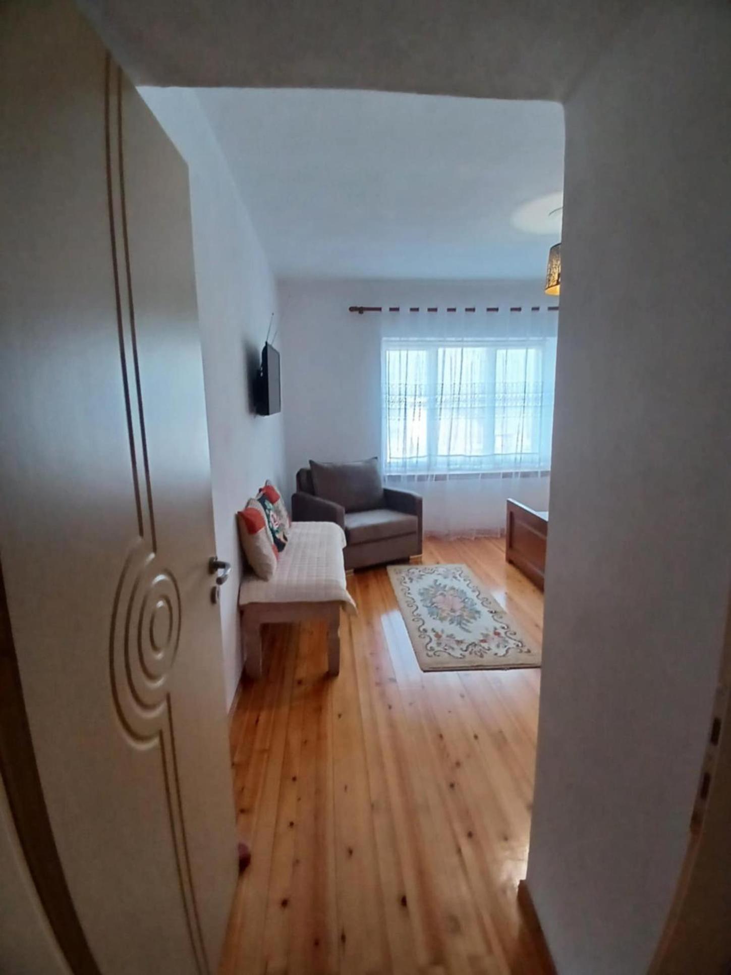 Eniguesthouse Gjirokastër 外观 照片