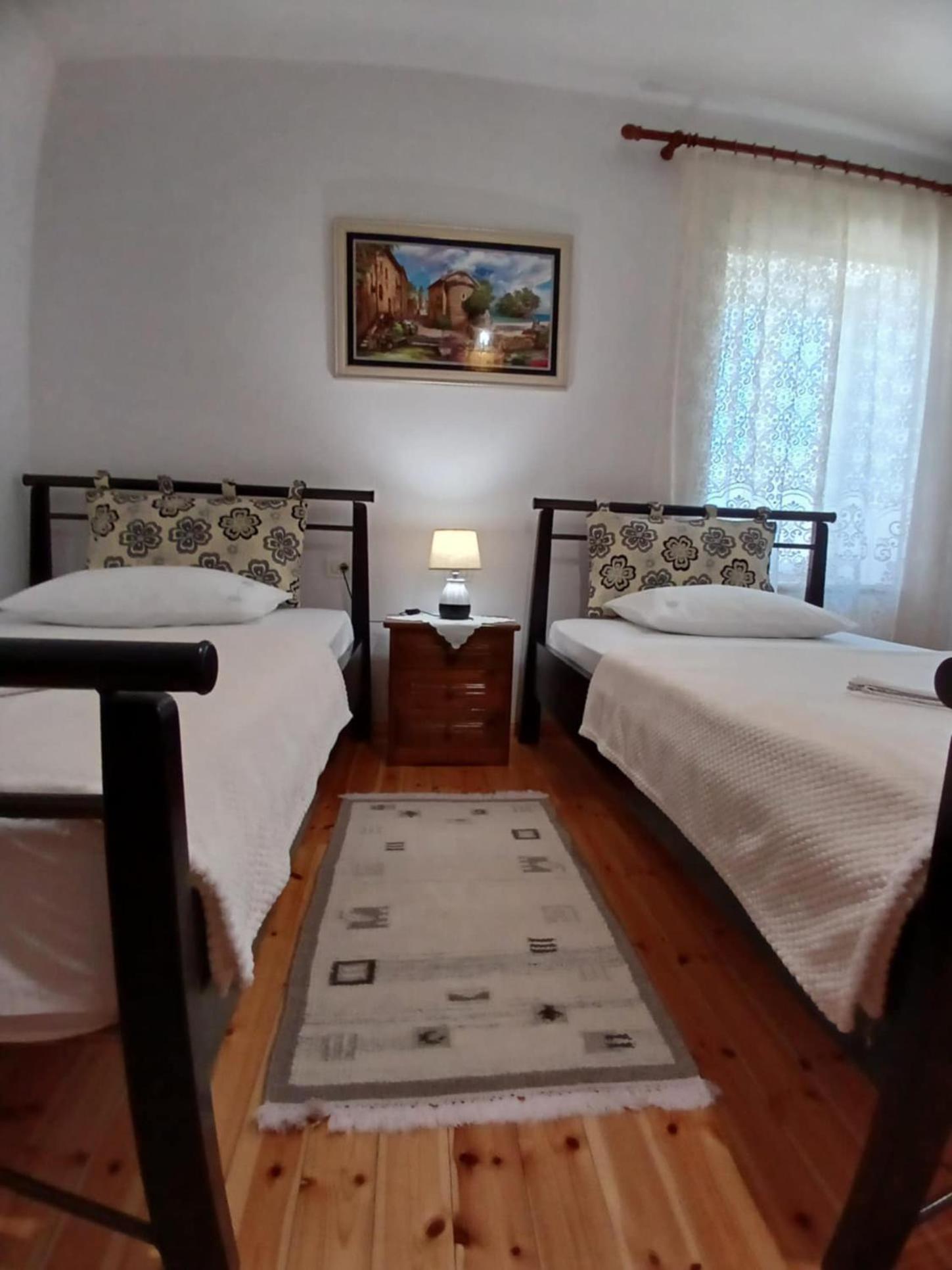 Eniguesthouse Gjirokastër 外观 照片